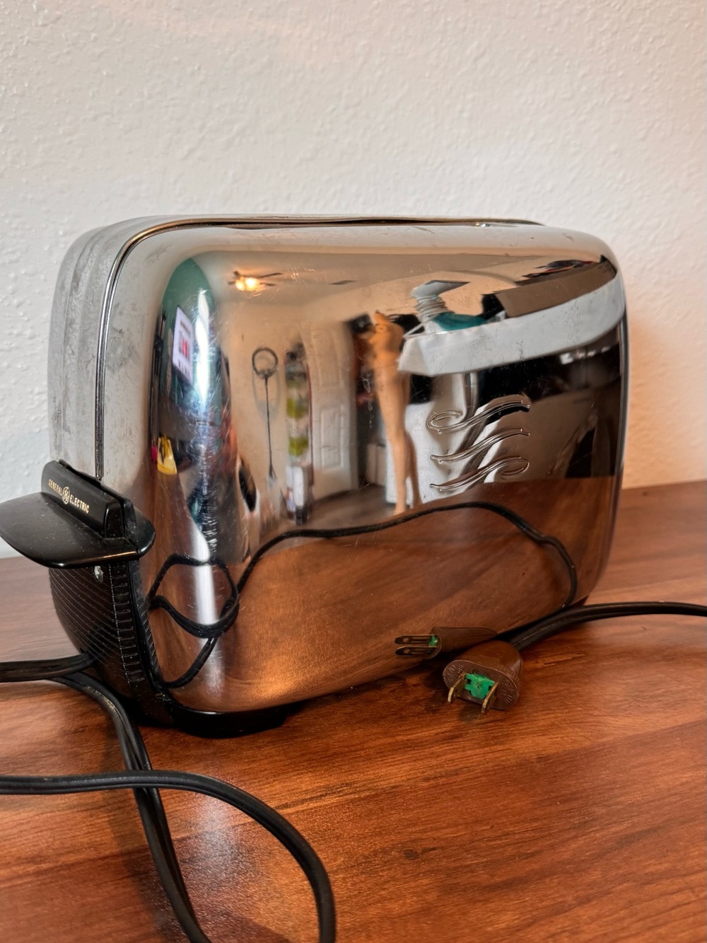 Vintage 50s General Electric Bakelite & Chrome Toaster in Working Condition